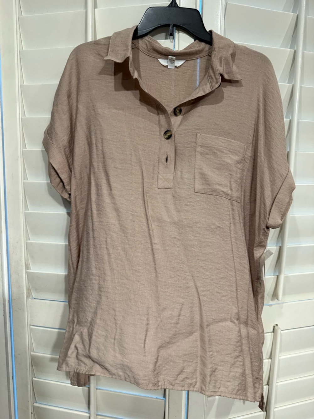 Women’s Short Sleeve Polo Shirt in Taupe